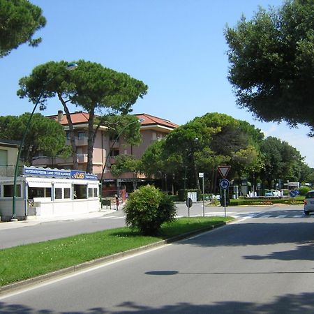Cond Primavera Lignano Sabbiadoro Bagian luar foto