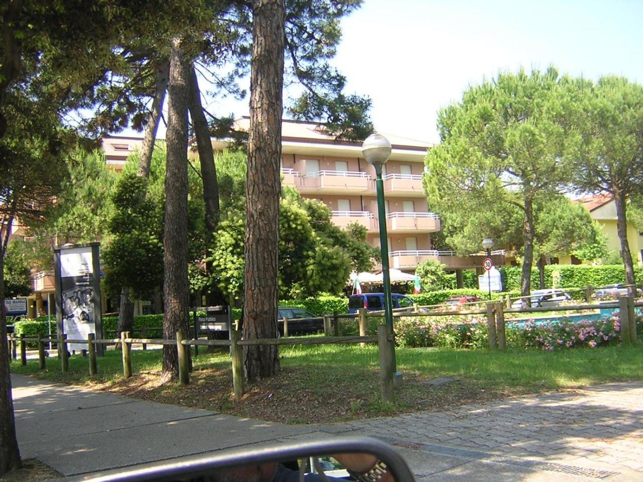 Cond Primavera Lignano Sabbiadoro Bagian luar foto